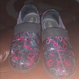 Nursing shoes